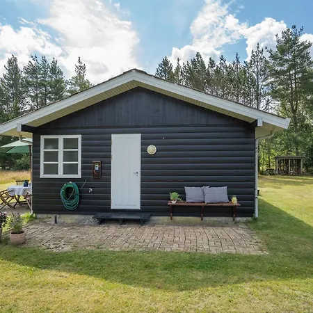 Gizelle - 1-5km From The Sea By Interhome *